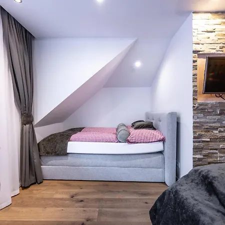 阿姆巴赫别墅旅馆 厄茨